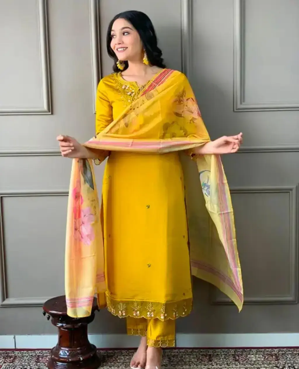 Chitrarekha Pretty Women Kurta Sets 2